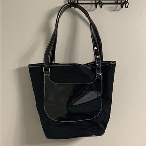Medium Black Estēe Lauder Purse